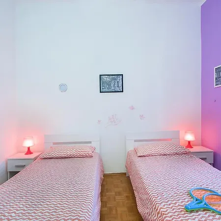 Center Big With Private Parking * Pola