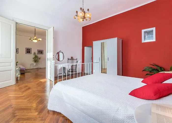 Center Big With Private Parking プーラ