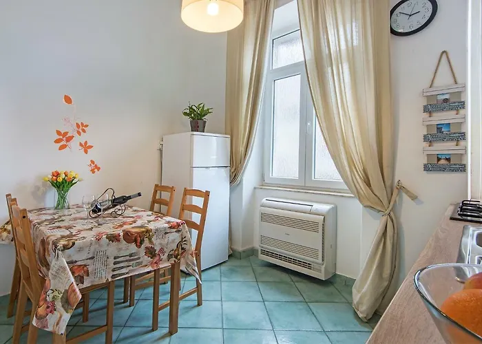 Center Big With Private Parking *