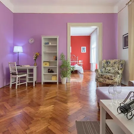 Center Big With Private Parking *