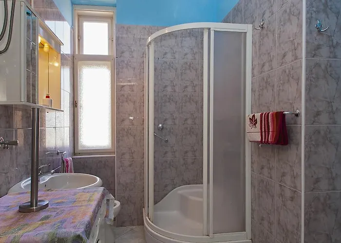 Center Big With Private Parking Apartment